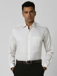 Van Heusen Men Spread Collar Geometric Printed Cotton Slim Fit Formal Shirt