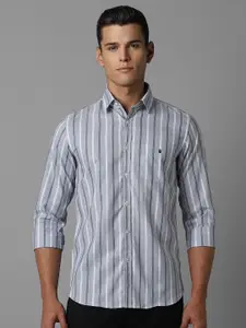 Louis Philippe Sport Men Spread Collar Vertical Striped Cotton Slim Fit Casual Shirt