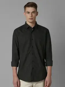 Louis Philippe Sport Men Spread Collar Abstract Printed Cotton Slim Fit Casual Shirt