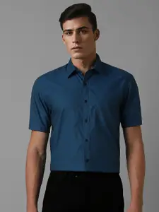 Louis Philippe Men Spread Collar Textured Cotton Formal Shirt