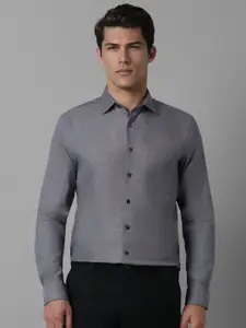 Louis Philippe Men Spread Collar Textured Cotton Slim Fit Formal Shirt