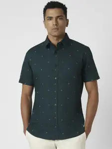 Van Heusen Sport Men Spread Collar Conversational Printed Cotton Slim Fit Casual Shirt