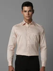 Louis Philippe Men Spread Collar Conversational Printed Cotton Formal Shirt