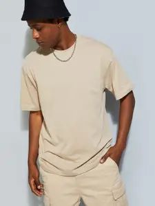Max Urb_N Men Relaxed Fit Solid T-Shirt