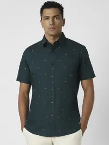 Van Heusen Sport Men Spread Collar Conversational Printed Cotton Slim Fit Casual Shirt