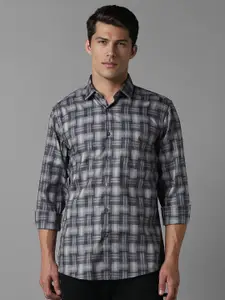 Louis Philippe Sport Men Spread Collar Tartan Checked Cotton Slim Fit Casual Shirt