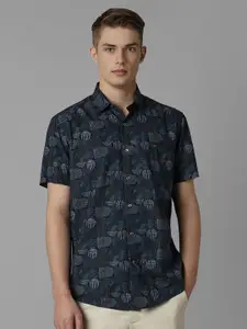 Louis Philippe Sport Men Spread Collar Abstract Printed Cotton Slim Fit Casual Shirt