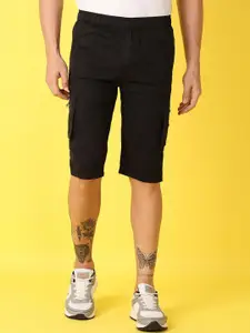 V-Mart Men  Solid Capri Shorts