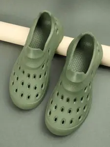 max Men Self Design Clogs