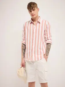 THE BEAR HOUSE Men Slim Fit Striped Casual Shirt
