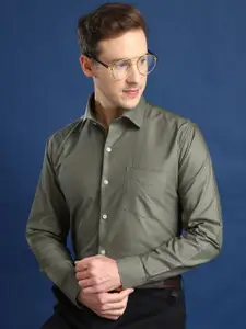 Hancock Men Smart Spread Collar Solid Cotton Slim Fit Formal Shirt