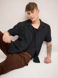 THE BEAR HOUSE Men Cuban Collar Vertical Striped Casual Shirt