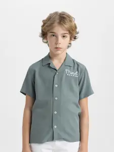 DeFacto Boys Cuban Collar Solid Casual Shirt
