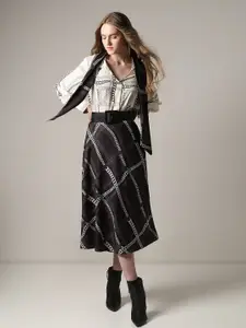 Vero Moda Women Conversational Printed Tie-Up Neck Top