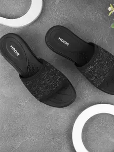 Mochi Women Textured One Toe Flats with Laser Cuts