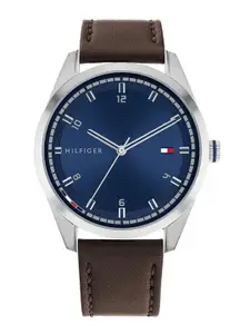 Tommy Hilfiger Men Leather Straps Analogue Watch NDTH1710458W