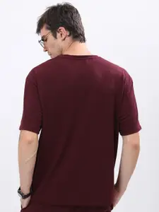 HIGHLANDER Men Solid Round Neck Oversized T-shirt