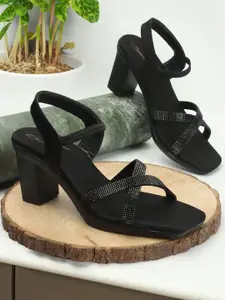 CHINRAAG Women Block Sandals