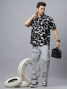 The Roadster Lifestyle Co. Men Geometric Printed Cotton Relaxed Fit Casual Shirt