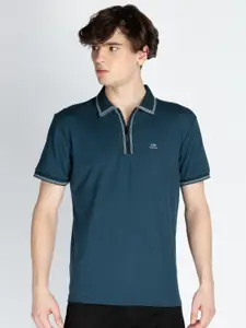 Status Quo Men Solid Polo Collar T-shirt