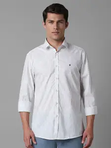 Louis Philippe Sport Men Spread Collar Geometric Printed Cotton Slim Fit Casual Shirt