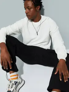 max URB_N Men Solid Sweater