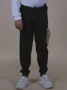 KiddoPanti Solid Boys Mid-Rise Joggers