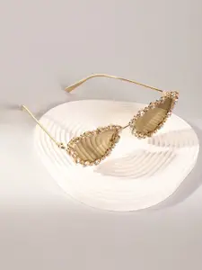 HAUTE SAUCE by  Campus Sutra HAUTE SAUCE by Campus Sutra Women Cateye Sunglasses with Polarised Lens AW24_SOHISG9649