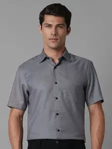 Louis Philippe Men Classic Spread Collar Geometric Printed Cotton Formal Shirt