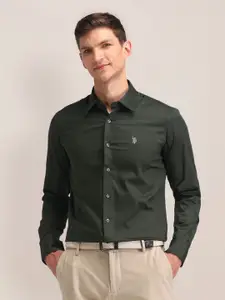 U.S. Polo Assn. Men Classic Cutaway Collar Solid Cotton Formal Shirt