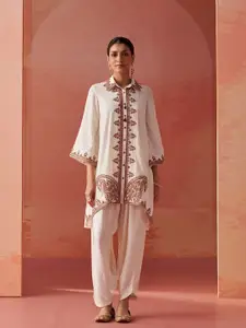 Lakshita Paisley Embroidered Floral Kurta