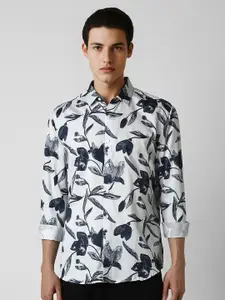 V Dot Men Spread Collar Floral Printed Cotton Slim Fit Party Shirt