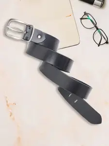 The Roadster Lifestyle Co Men Textured Leather Belt