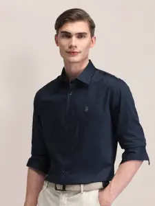 U.S. Polo Assn. Men Classic Cutaway Collar Solid Cotton Formal Shirt