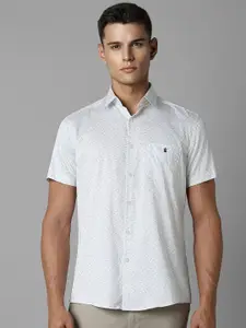 Louis Philippe Sport Men Spread Collar Micro Ditsy Printed Cotton Slim Fit Casual Shirt