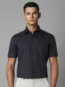 Louis Philippe Men Classic Geometric Printed Cotton Casual Shirt