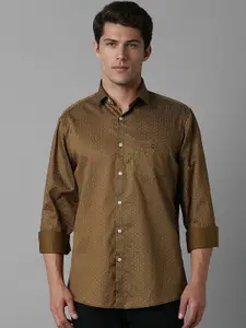 Louis Philippe Sport Men Spread Collar Abstract Printed Cotton Slim Fit Casual Shirt