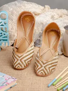 House of Pataudi Women Hand Embellished Emboidered Leather Mojaris Flats