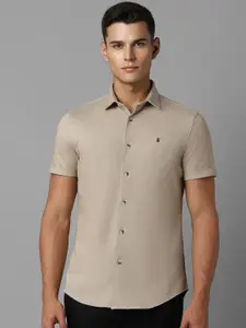 Louis Philippe Sport Men Smart Spread Collar Solid Cotton Casual Shirt