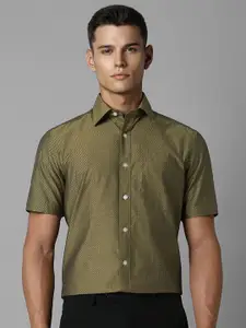 Louis Philippe Men Classic Geometric Printed Pure Cotton Casual Shirt