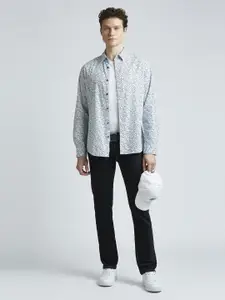 Pepe Jeans Men Spread Collar Abstract Printed Cotton Casual Shirt