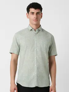 V Dot Men Spread Collar Ethnic Motifs Printed Cotton Slim Fit Casual Shirt