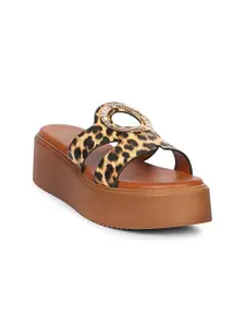 Viviblu Women Printed Flatform Sandals