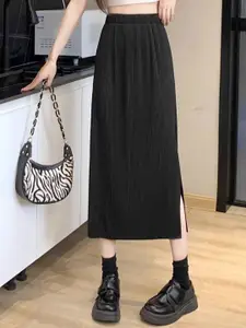 Outzidr Black Plisse Midi Skirt