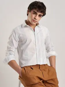 Calvin Klein Jeans Men Slim Fit Opaque Striped Casual Shirt