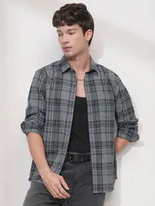 HIGHLANDER Men Comfort Slim Fit Opaque Checked Casual Shirt