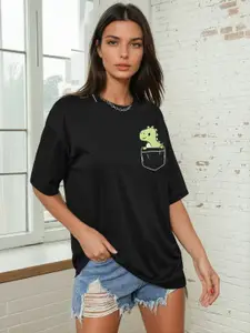 AAHWAN Women Printed Pockets T-shirt