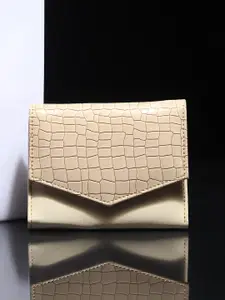 TnW Women Checked Quilted Three Fold Wallet