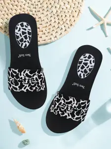 TWO SOFT Women Printed Thong Flip-Flops