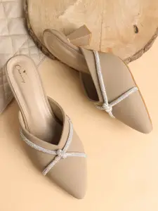 CHINRAAG Wedge Sandals